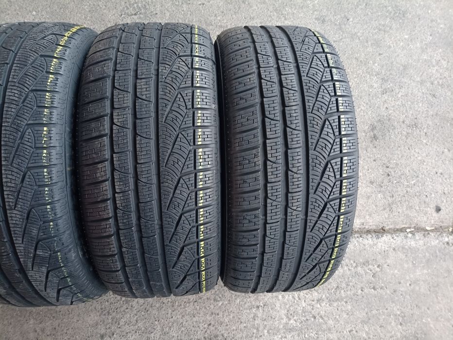 4 anvelope RunFlat de iarna Pirelli 2x255/40 R18 2x225/45 R18 dot 3519