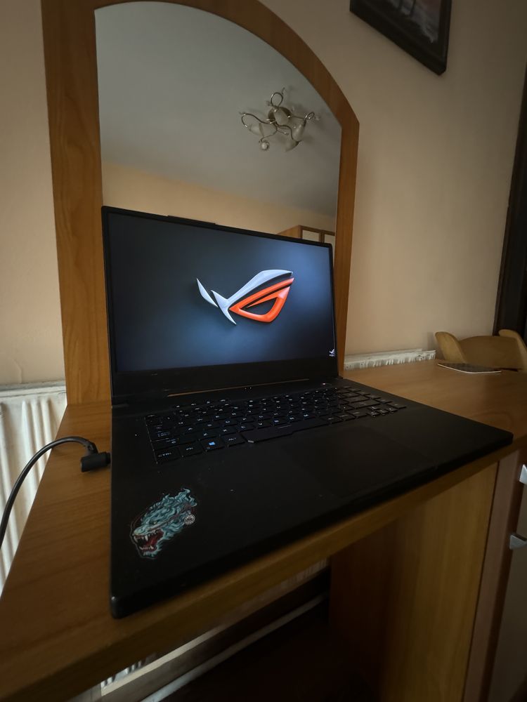 Геймърски Лаптоп Asus ROG Zephyrus M15, i7-9750H, RTX 2060, 24GB, SSD