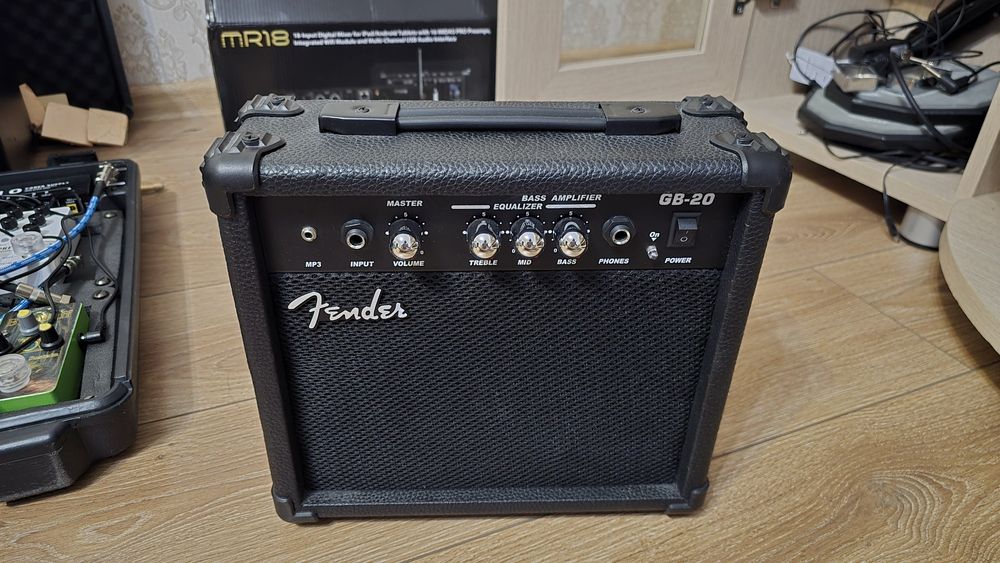 Комбоусилитель Belcat GB-20