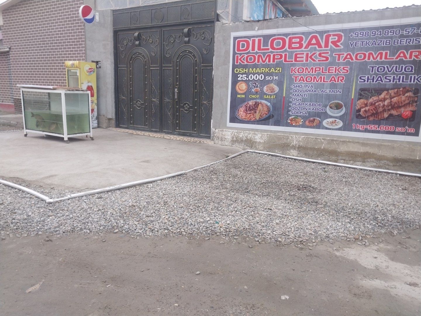 Hovli sotiladi karmana hokimiyat yonida