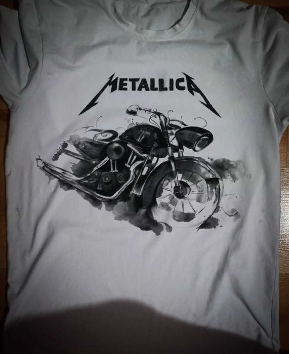 Ръчно рисувани дрехи и обувки – персонализиран дизайн по поръчка