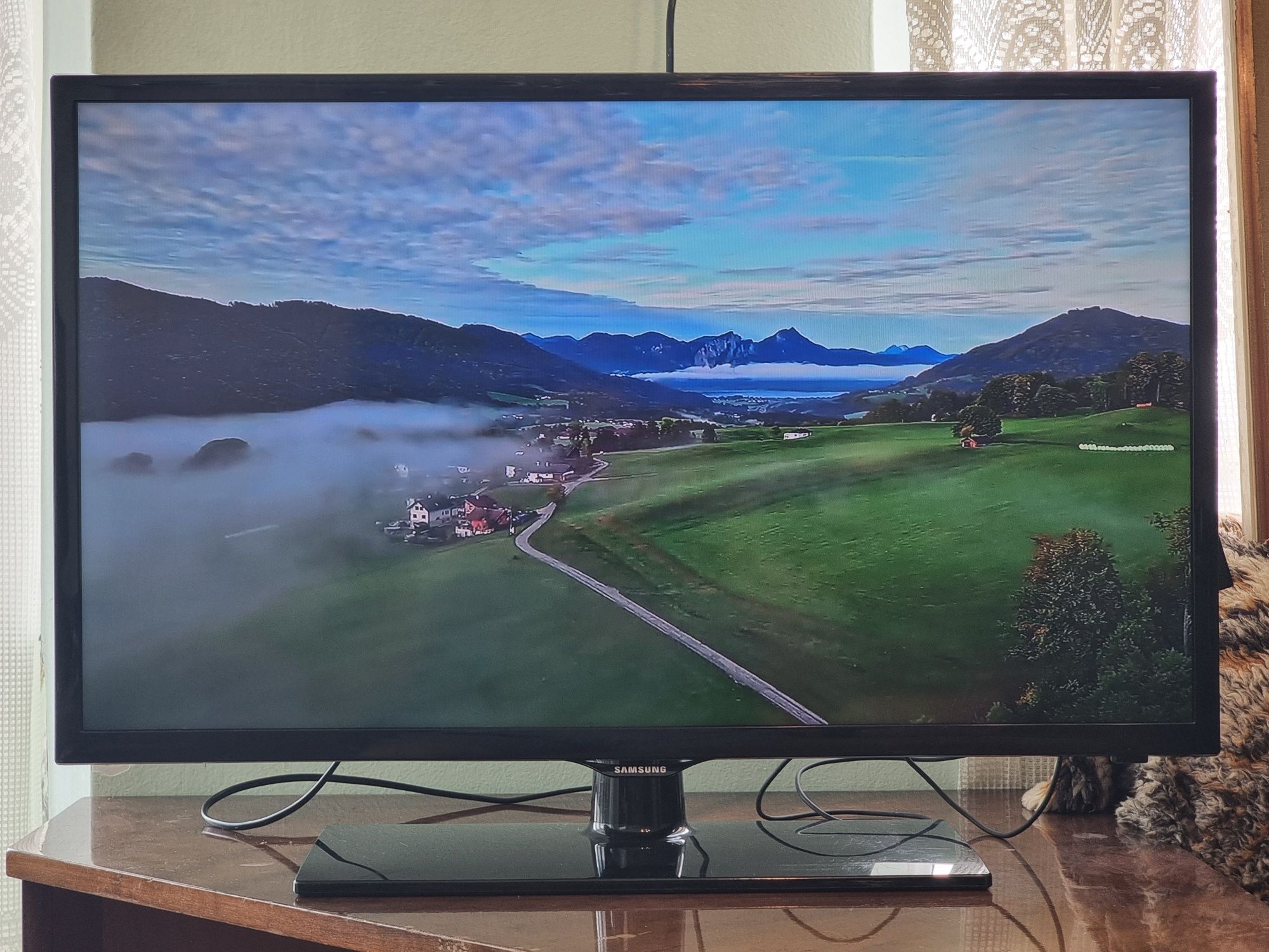 Телевизор/Samsung - 32" - FULLHD , Цифрова+Ефирна
