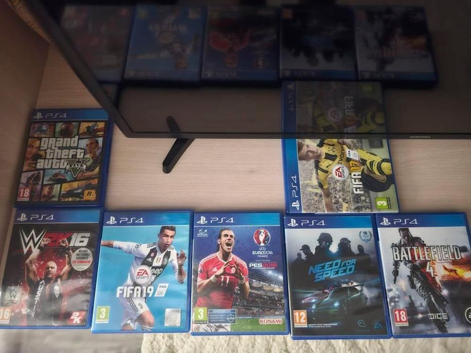 Vând Ps4 slim 500GB