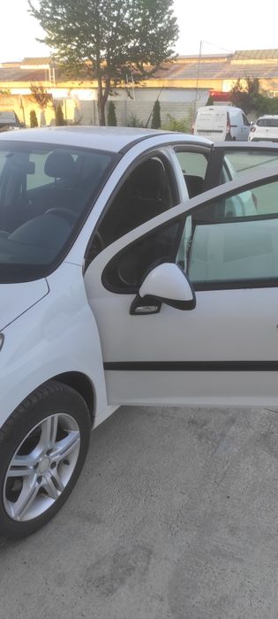 Peugeot 207 HDI 1400 , puțin folosită ,