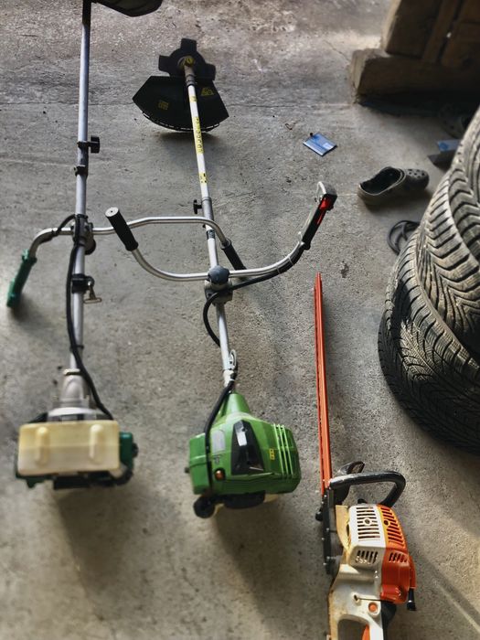 Vând scule de grădină pe benzină,