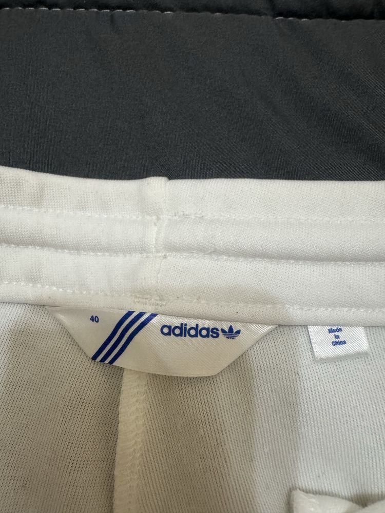 Оригинално долнище на adidas