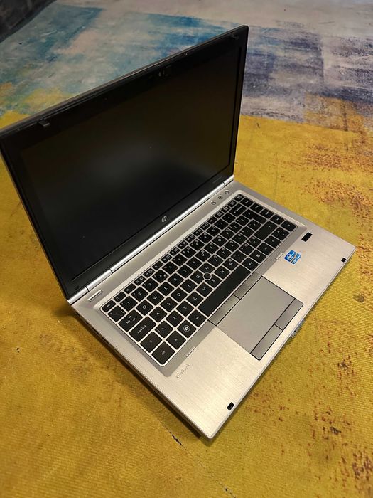 laptop Hp elitebook 8460p, metalic, octacore i7, ram 12 gb , video 1gb