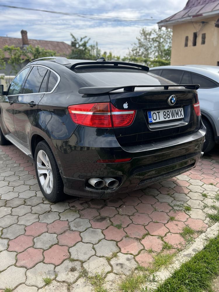 Bmw x6 e71 3.D are un mic zgomot la motor