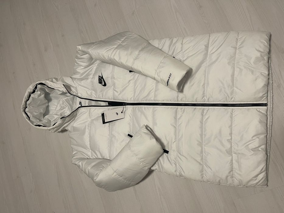 Jacheta lunga alb Nike