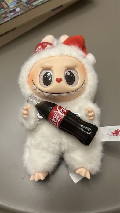 лабубу брелок( оригинал) новый