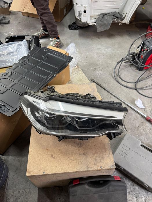 Фара на G30 BMW