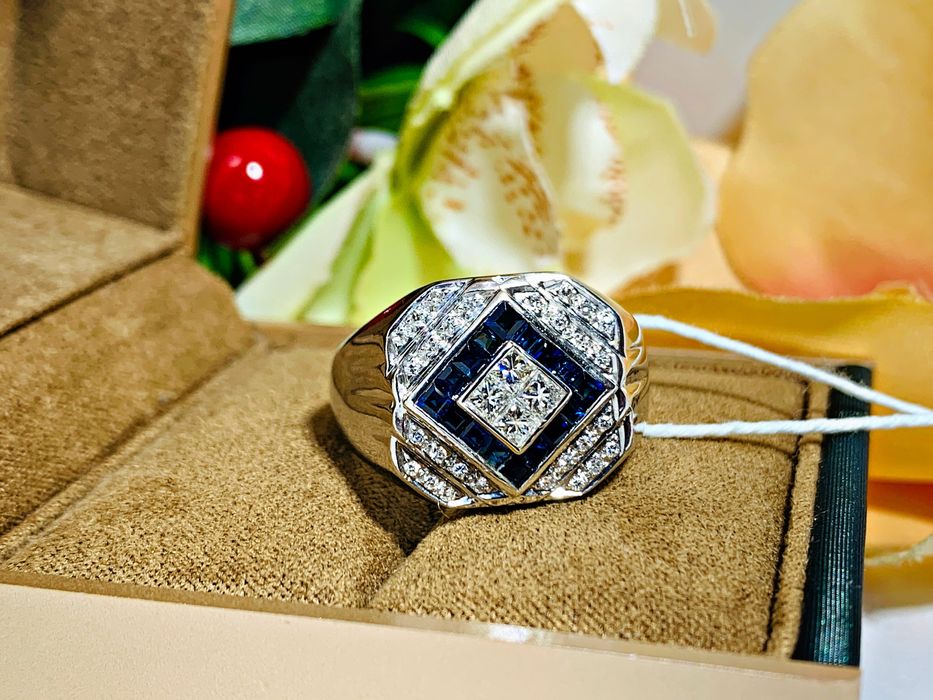 Брутальный заводской золотой перстень с бриллиантами и Сапфирами