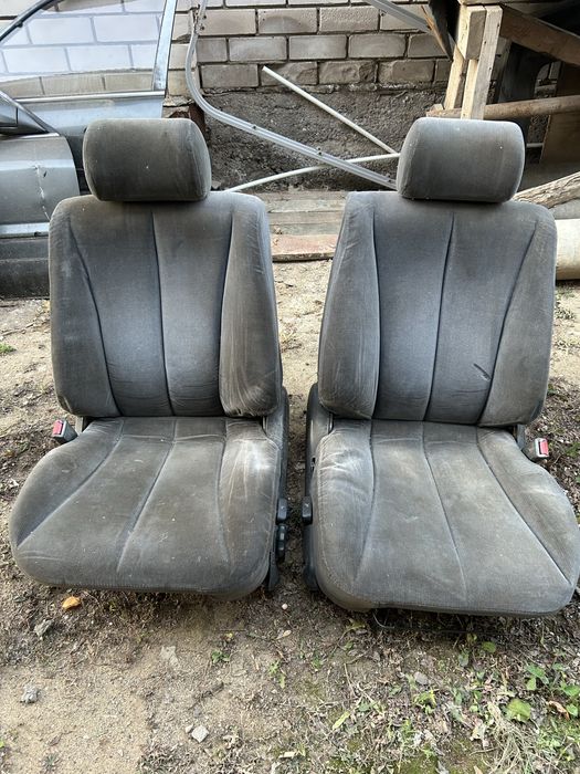 Продам передний сидение и задний