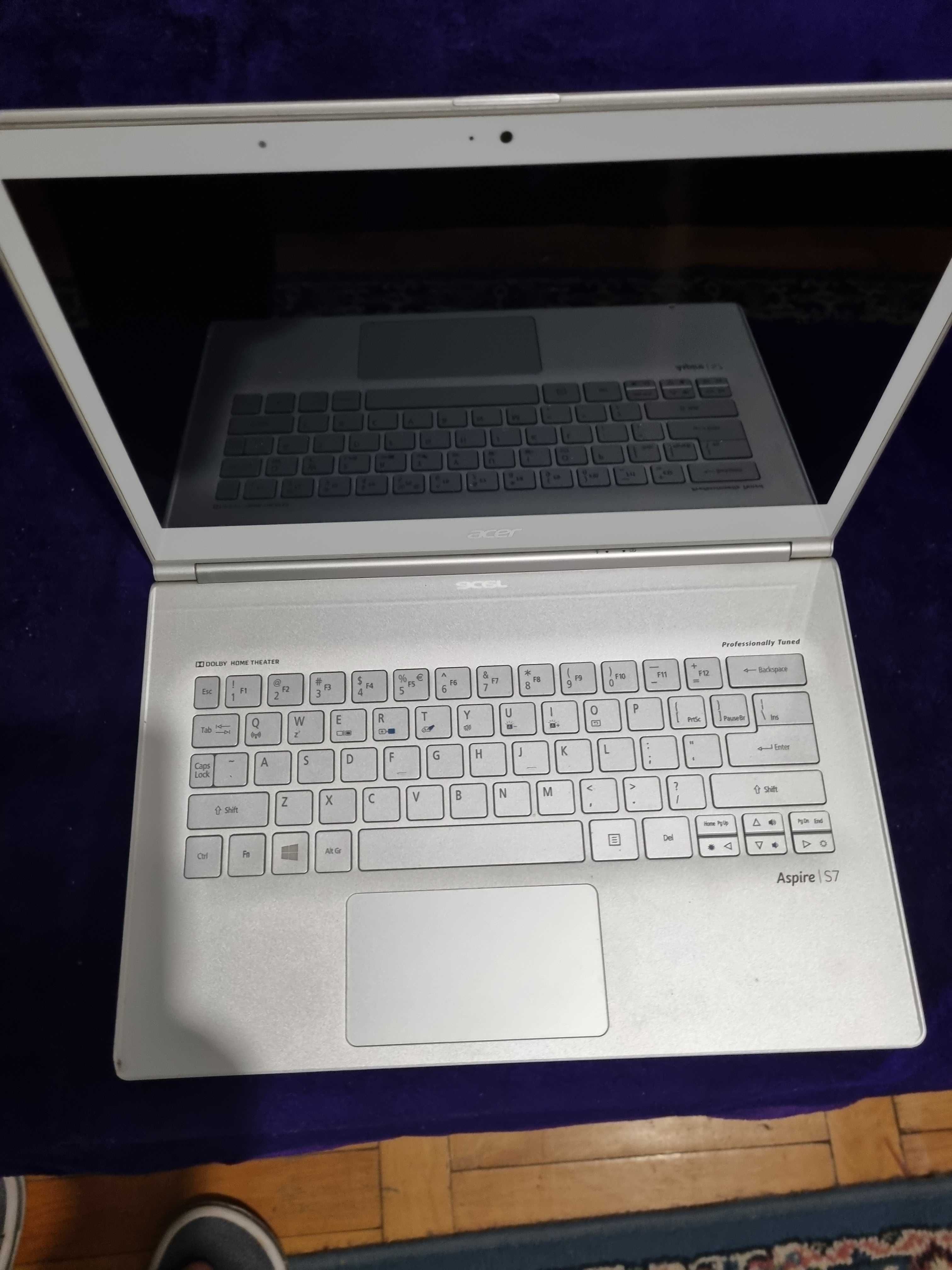 Laptop Acer S7 Slim cu I5 defect pentru piese