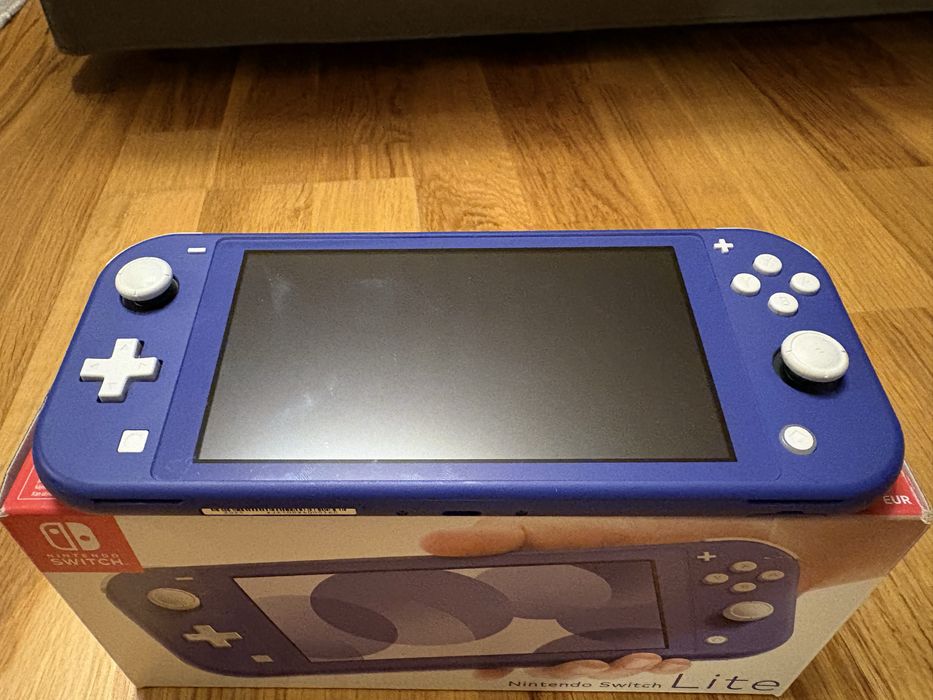 Nintendo Switch Lite în stare impecabila