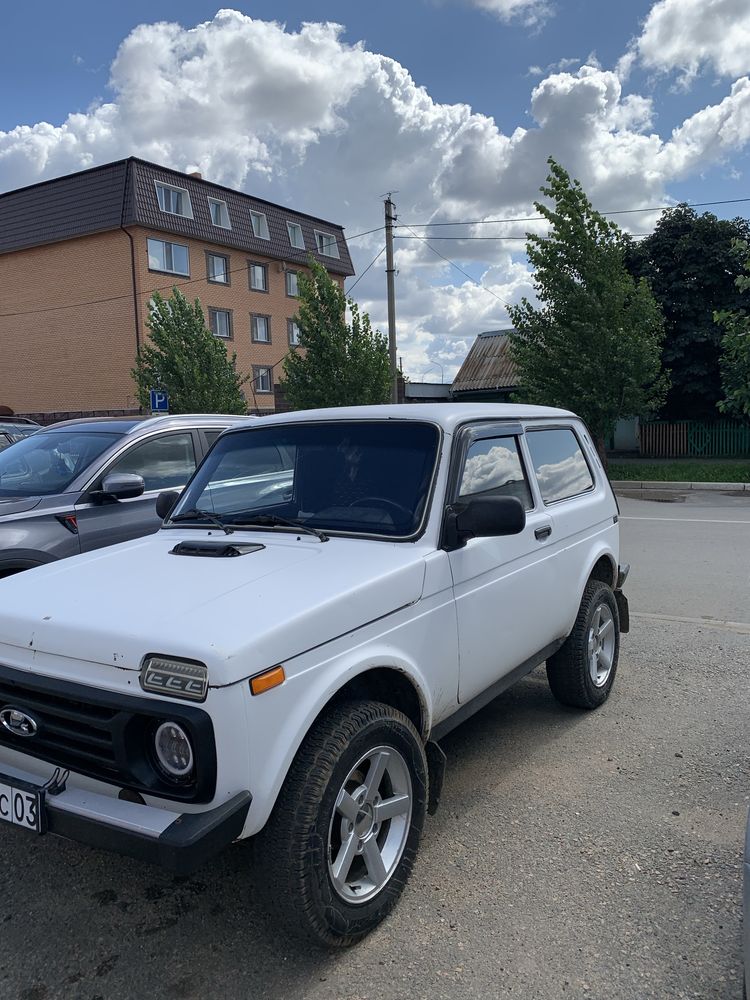 Продам ниву инжектор