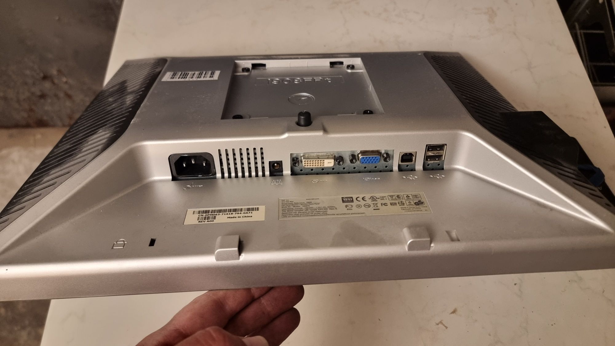 Монитор DELL 17"