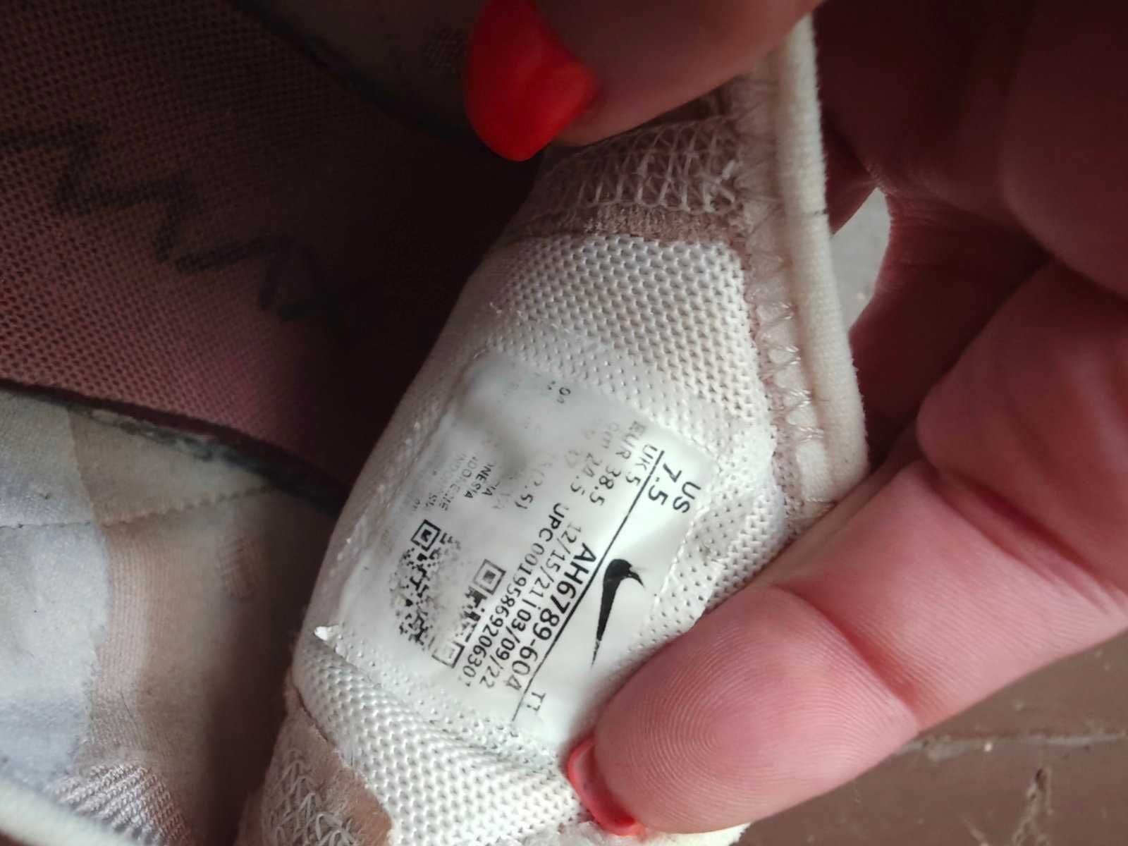 Nike Air Max 270 Женски 38.5