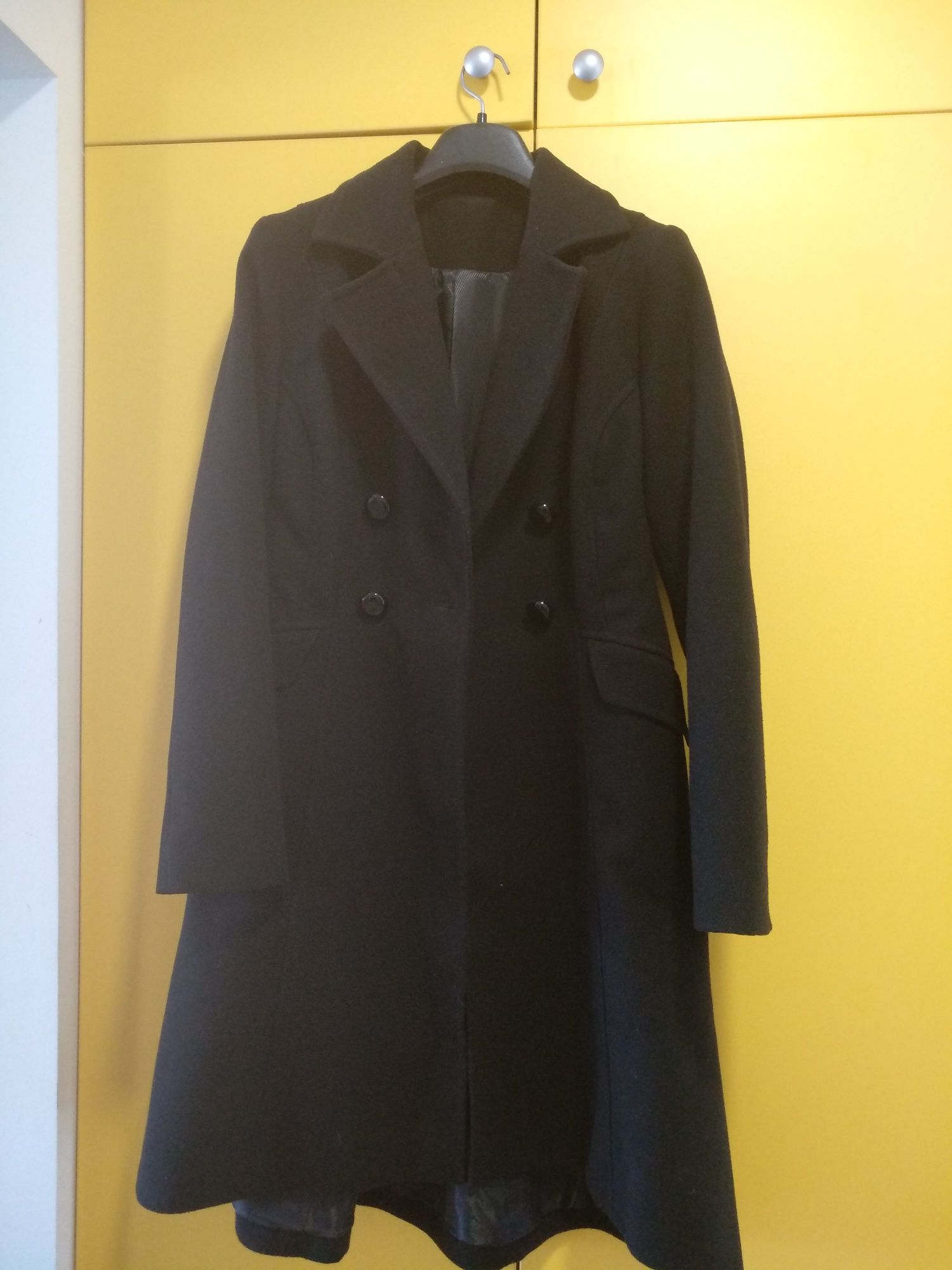 Palton negru, elegant