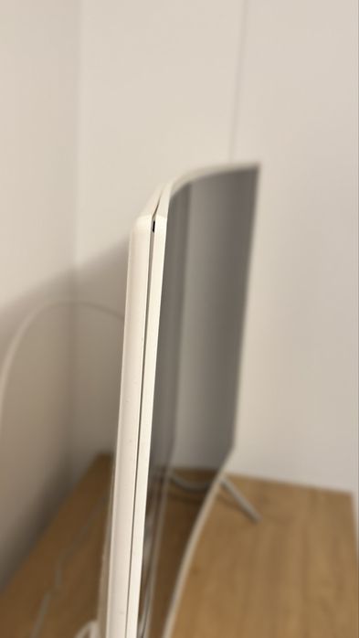 Televizor curbat Samsung UHD de 49" KU6519