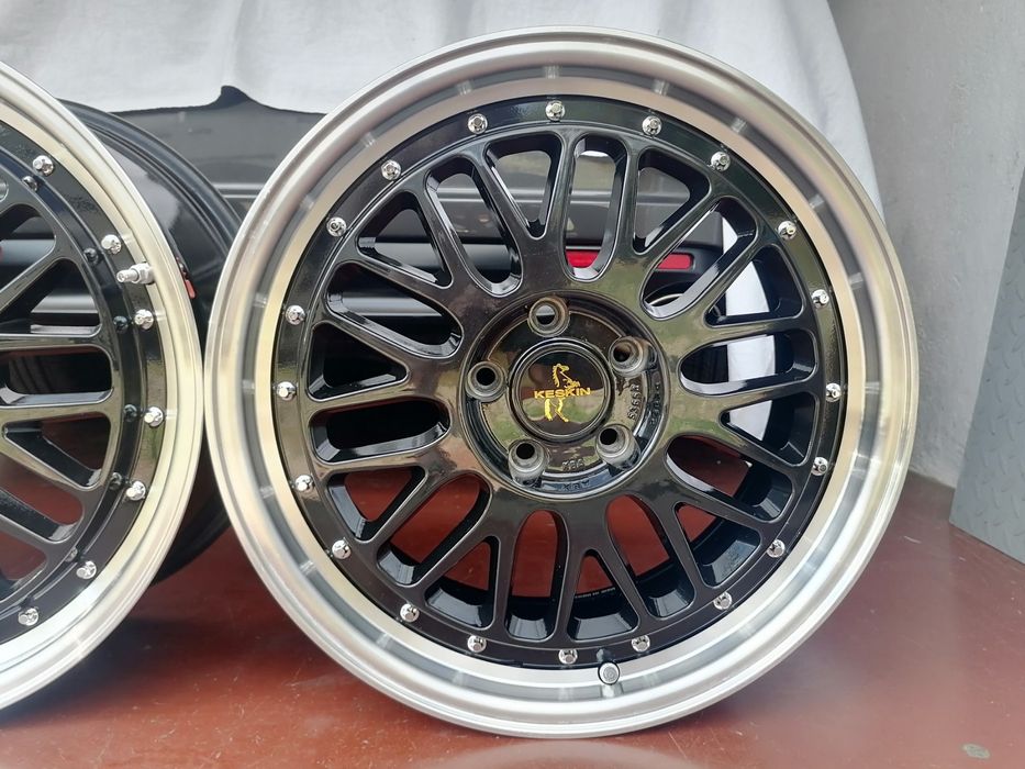 Джанти 18" 5х114.3 Keskin
5х114.3
8 J X 18
ET 40
Ф 72.6 с втулки към м