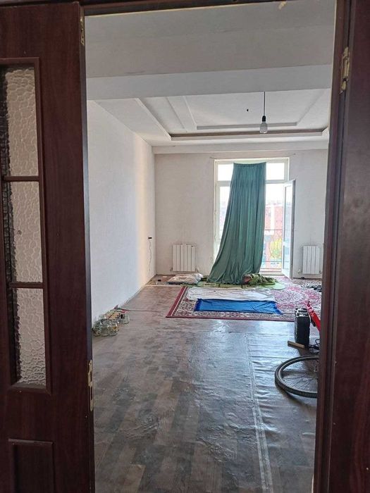 Sergeli 3.Umumiy maydoni 209 kv.m. honadonni sotaman.Dupleks:7-8kavat.