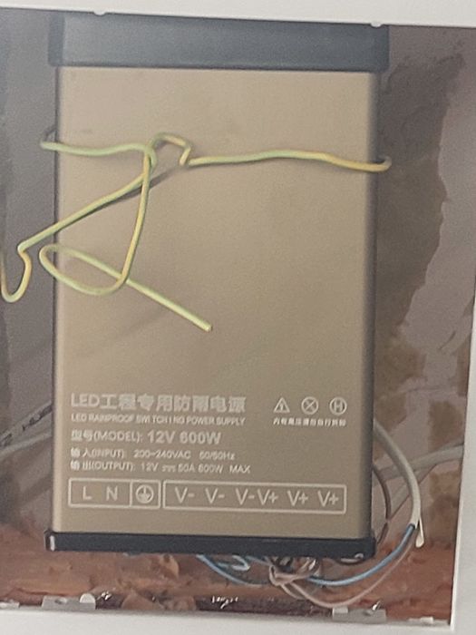 Продам срочно преобразователь 12 220 полностью рабочий любая проверка