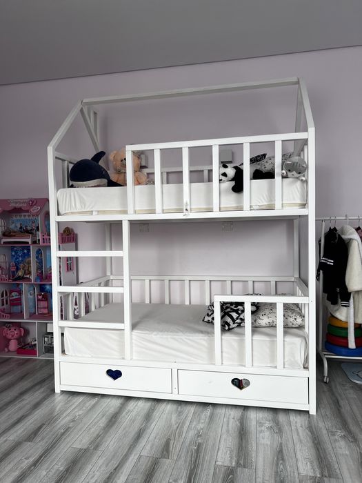 Двухярусная кровать