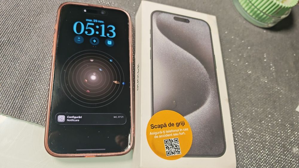 iPhone 15 pro max de 256 încă în garanție