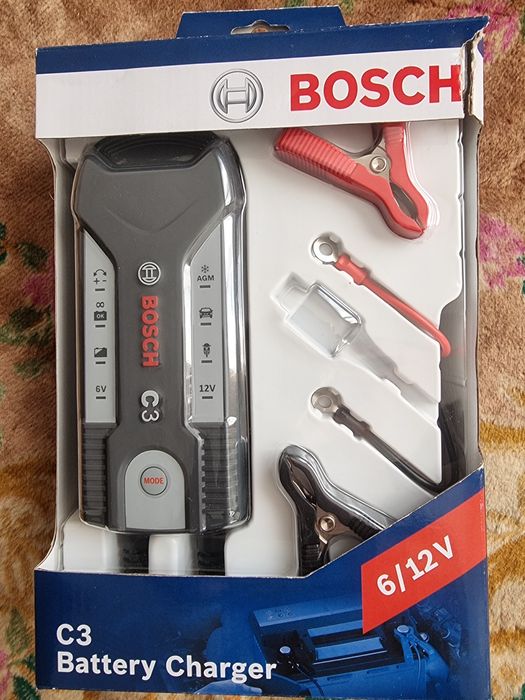 Автоматично зарядно BOSCH.