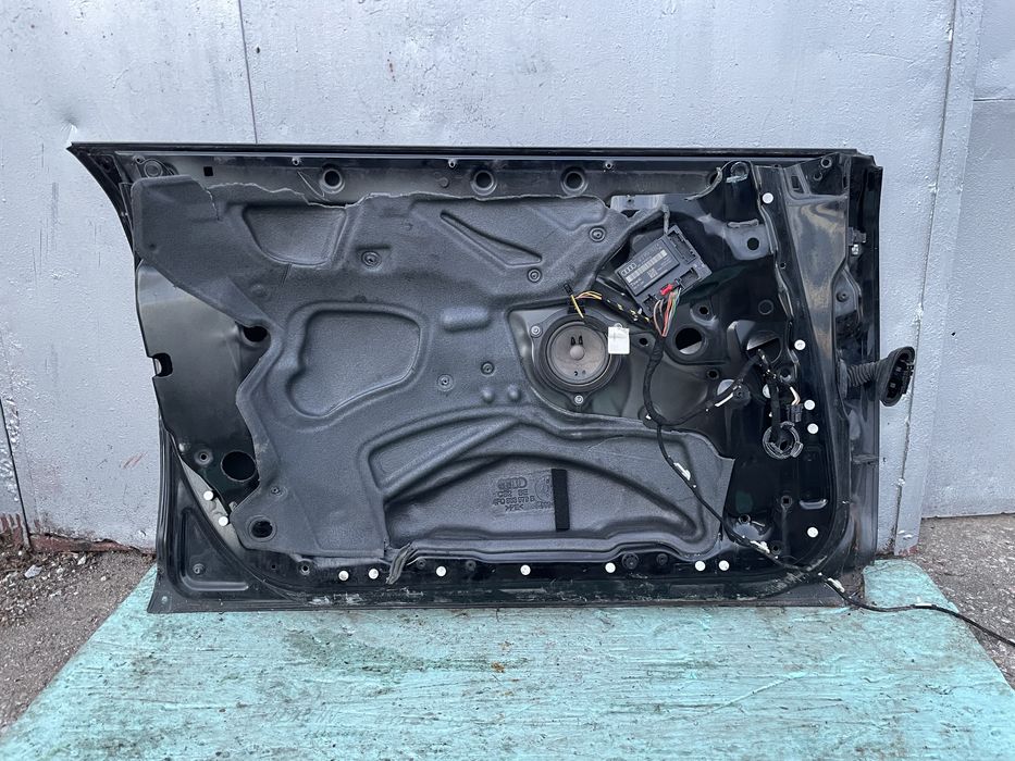 Предна лява врата тава за Audi A6 4F