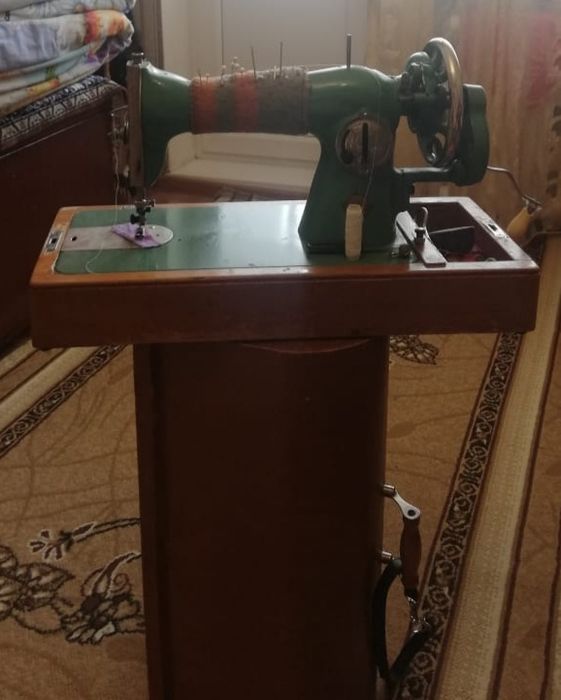 Продам швейная машинка