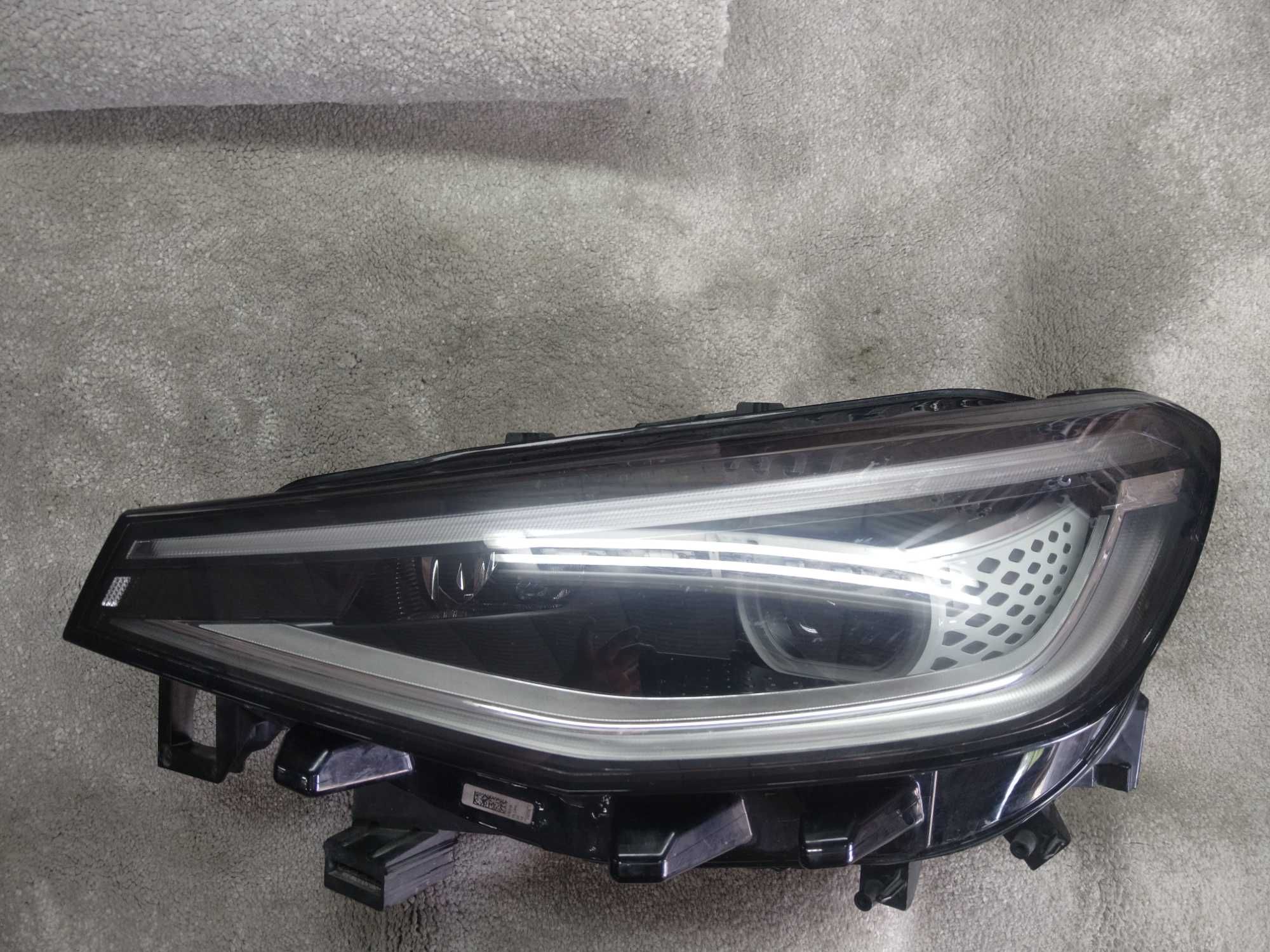 Ляв фар VW ID4 ID5 2023 година.