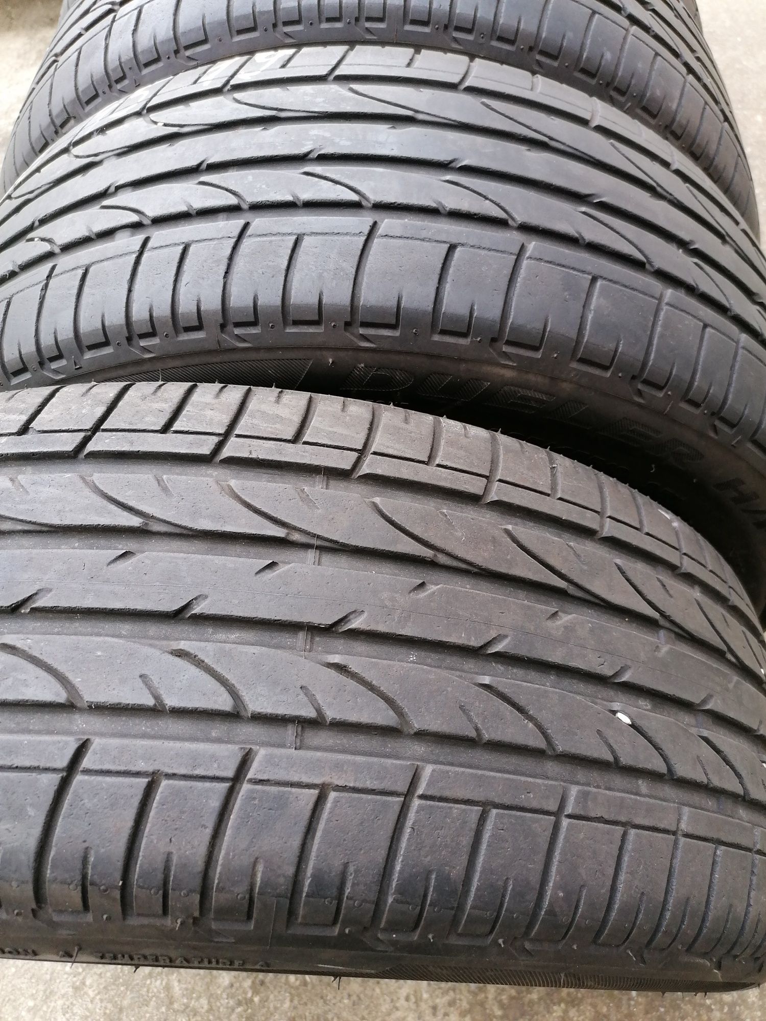 Vând 4 anvelope vară bridgestone 235.45.19