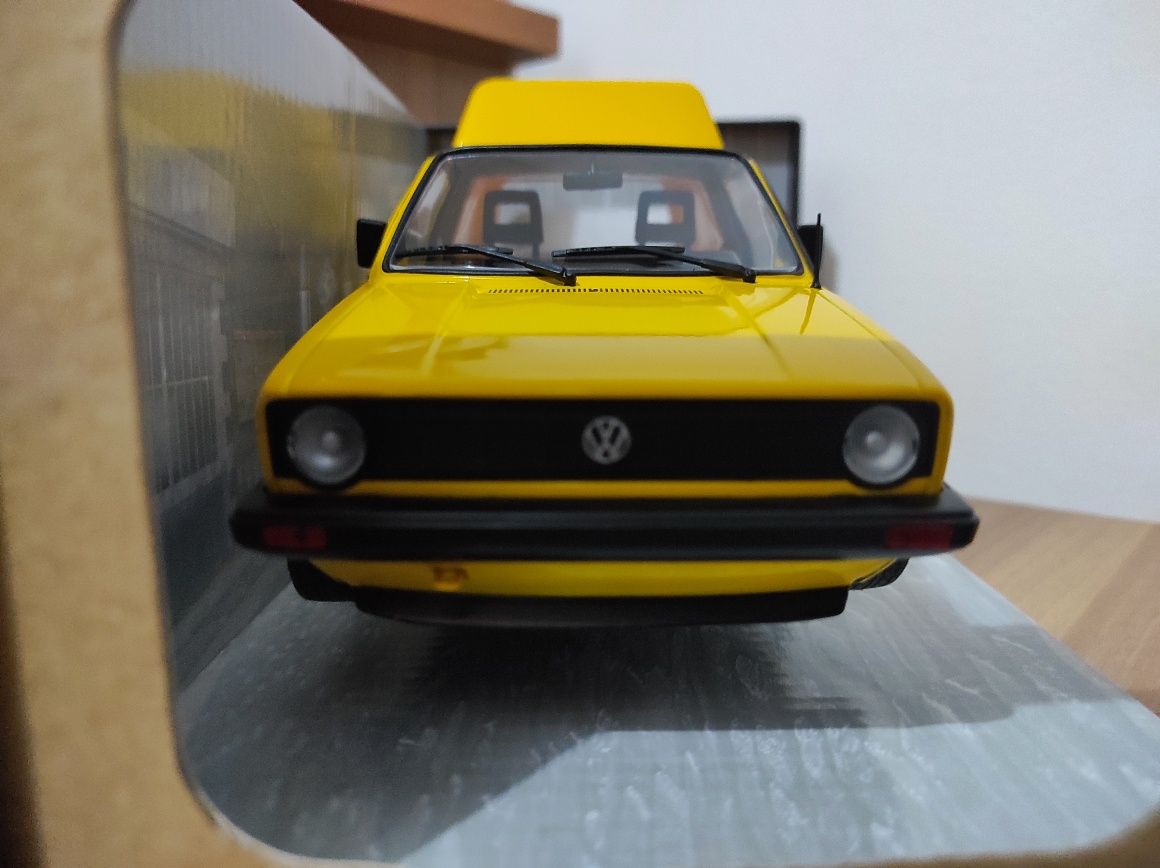 Machetă Vw Caddy 1:18, nouă în cutie.