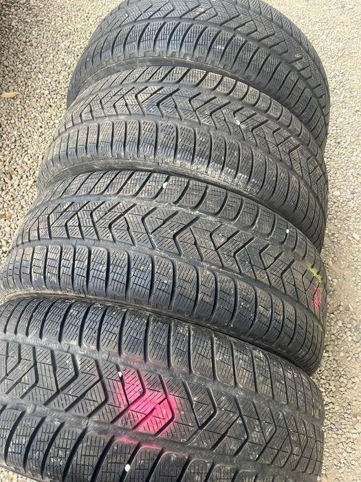 255/60 r18 de iarna 4 buc, ca noi PIRELLI