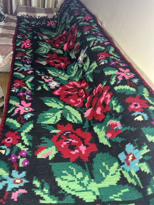 Cuvertura cusuta manual din lana