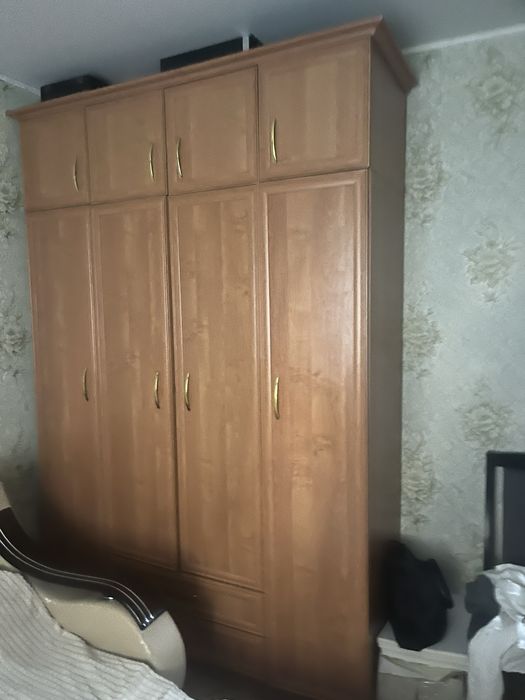 Продам шкаф и трюмо