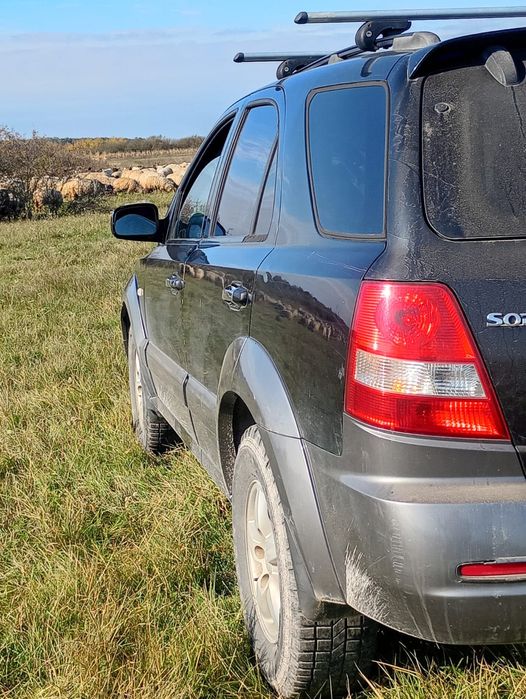 Vând Kia Sorento