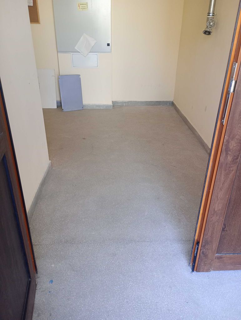 Продава се Тристаен апартамент в Пловдив, Остромила - 115 кв.м за 983 €/кв.м - Снимка #4