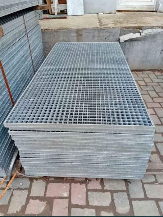 Grătare zincate la comanda