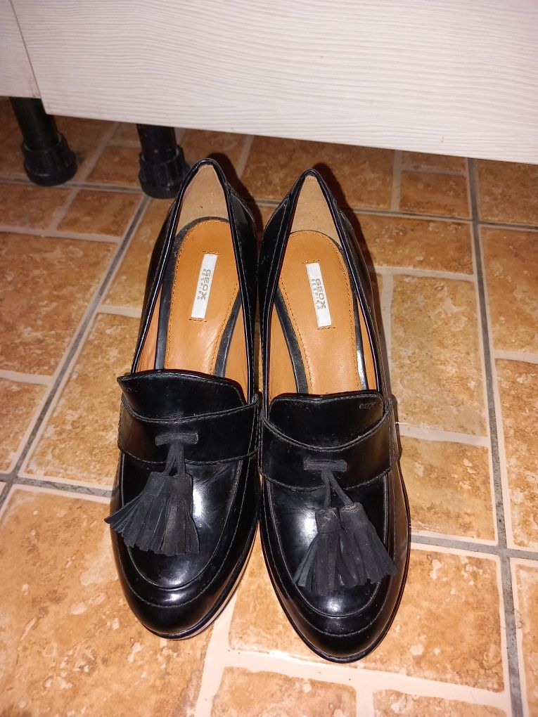 Pantofi eleganti