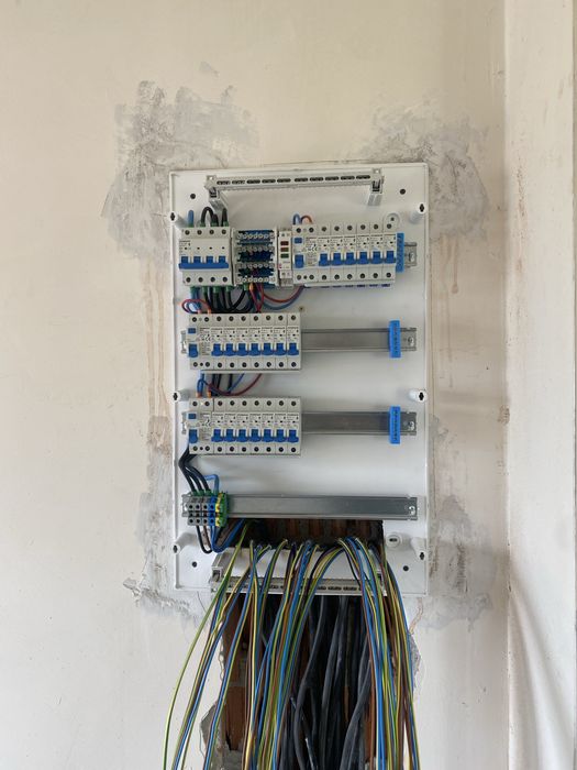 Electrician autorizat - interventii rapide NON STOP Magurele
