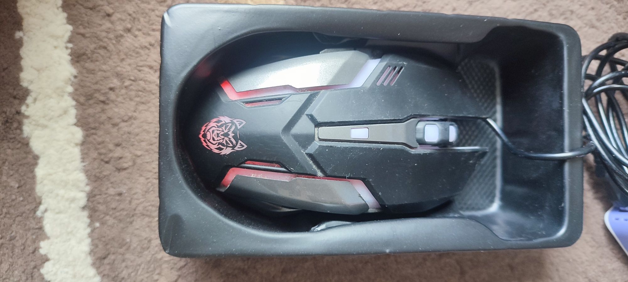 Mouse gaming cu rgb