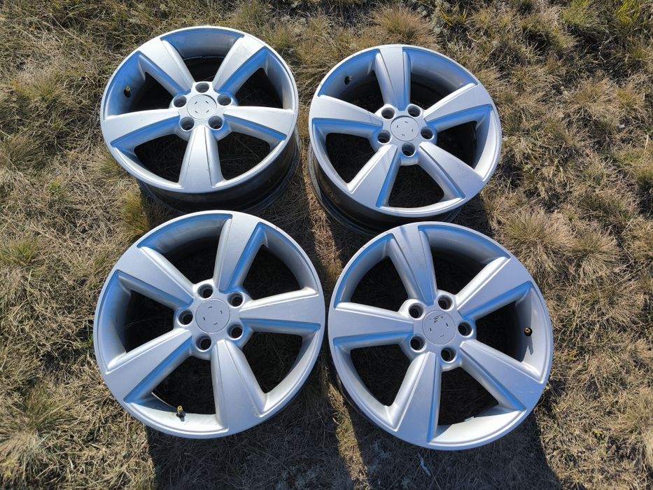 Продам комплект дисков R17