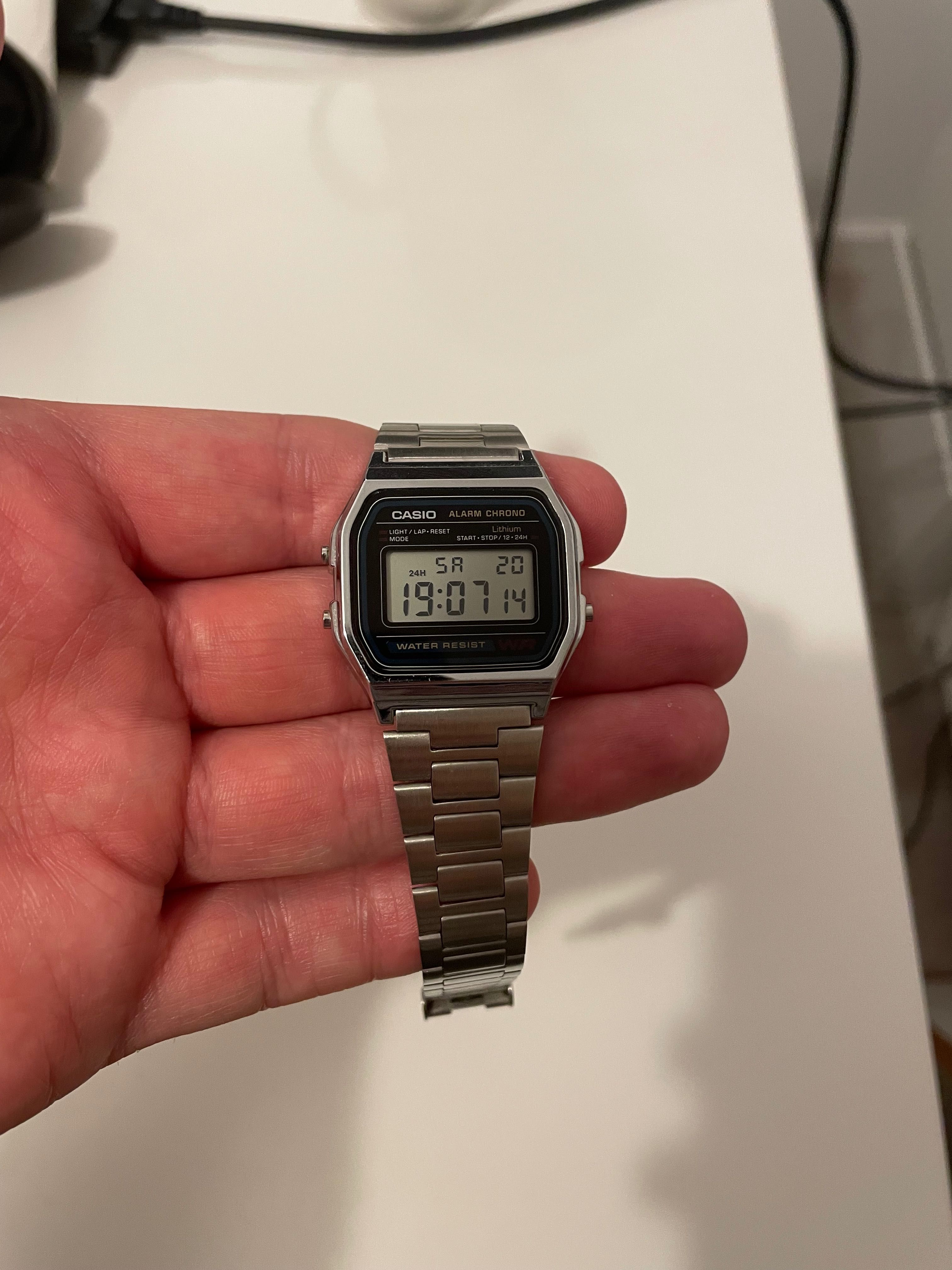 Vand ceas retro Casio A158W stare foarte buna