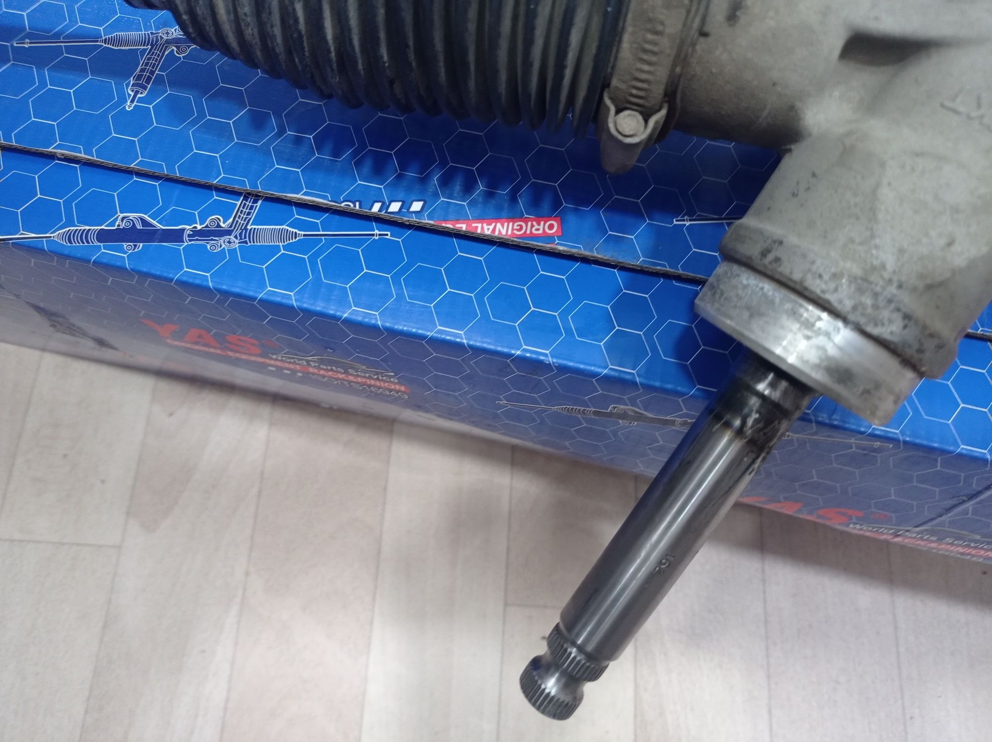 Продам рулевую  рейку б/у