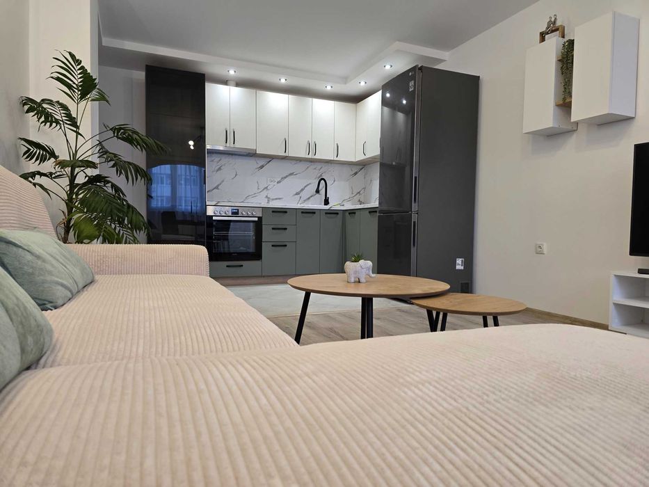 Тристаен апартамент с гледка към морето от собственик