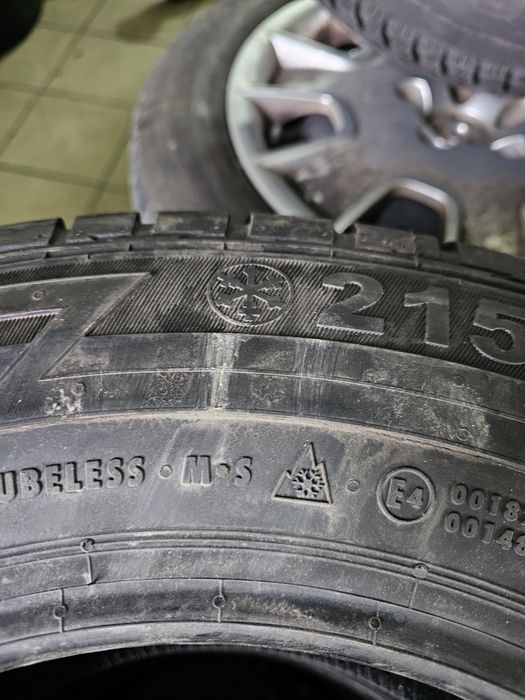 215/70R15 C Semperit M+S