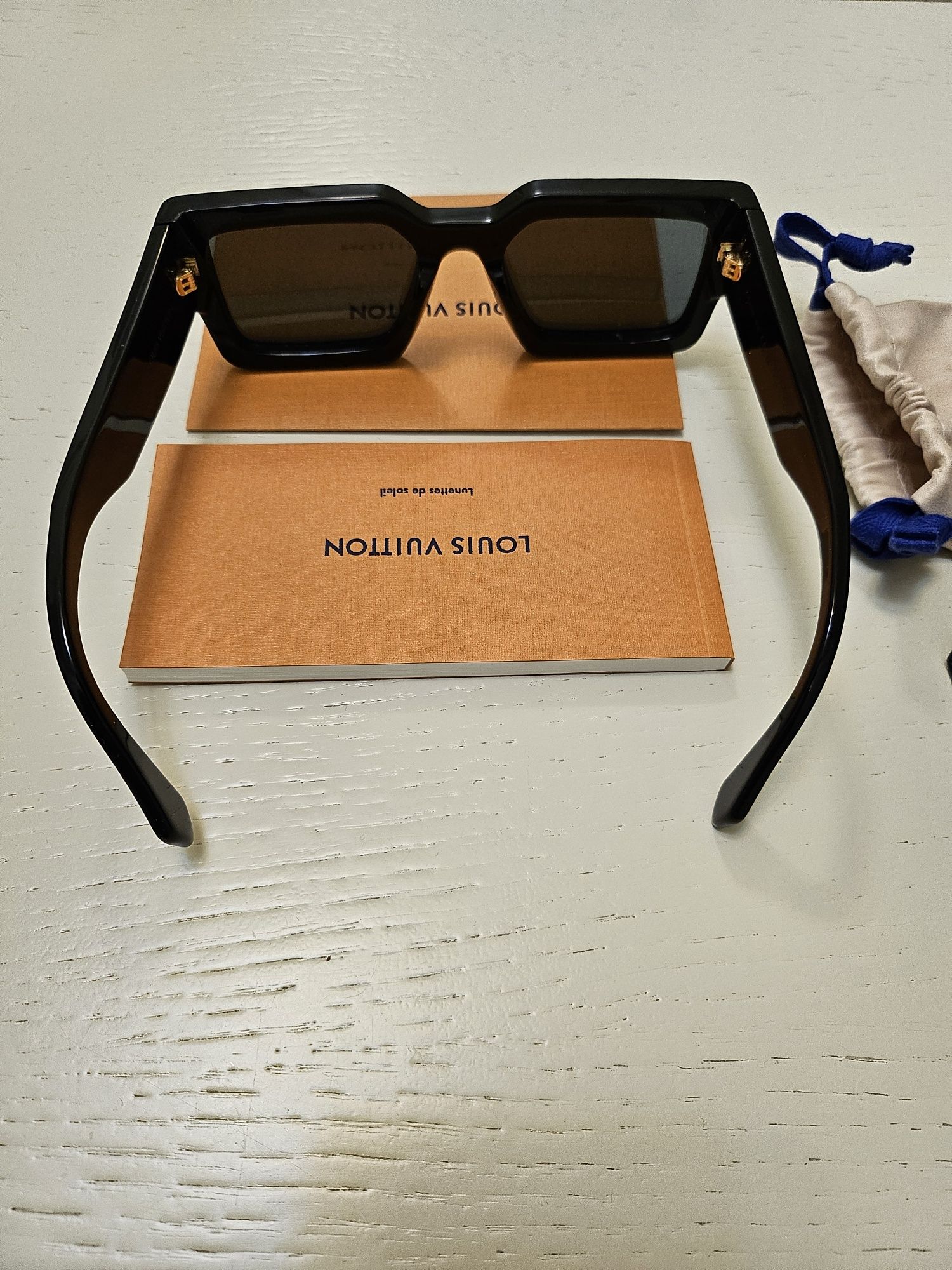 Vând ochelari Louis Vuitton originali